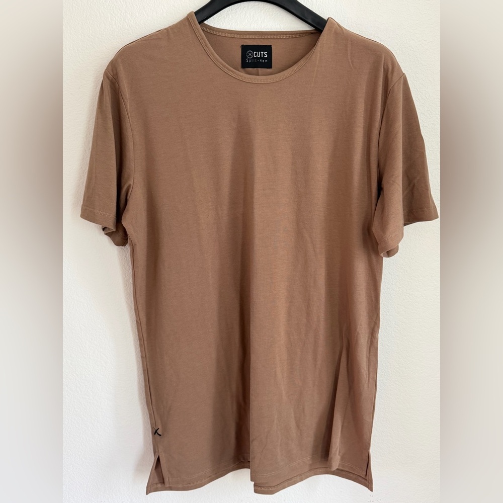 CUTS Split-Hem Shirt Mens Size XL Short Sleeve Crewneck Casual